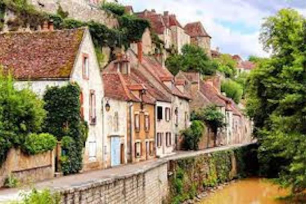 Вилла Grande Maison A Semur En Plein Coeur Historique Экстерьер фото