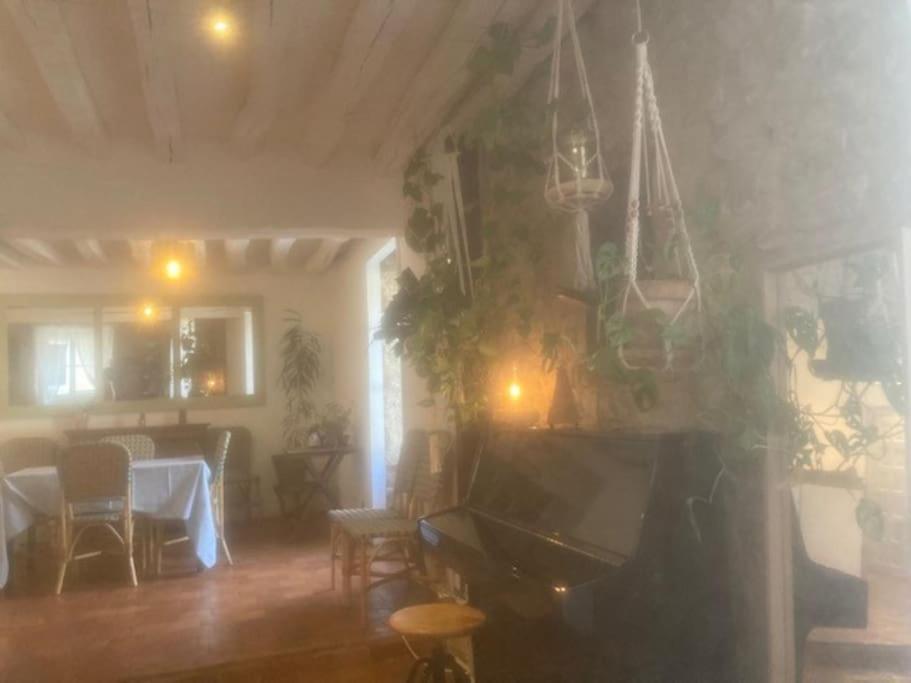 Вилла Grande Maison A Semur En Plein Coeur Historique Экстерьер фото